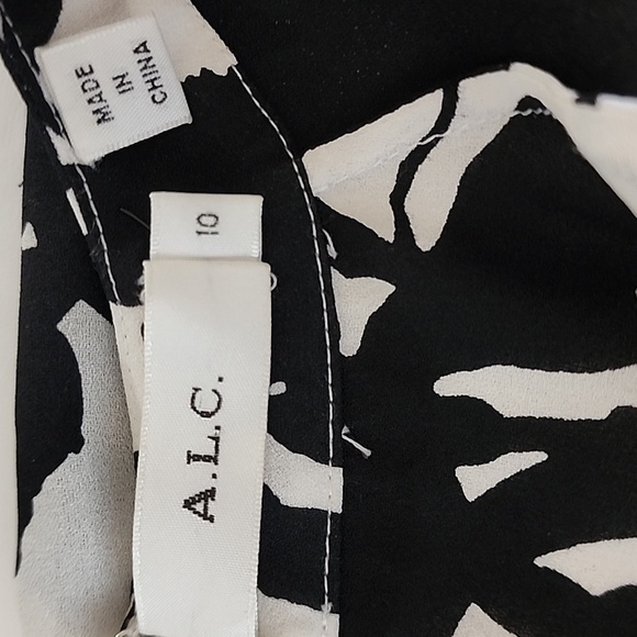 A.L.C Black and White Drape Front Short Sleeve Silk Blouse Size 10 - Picture 10 of 12